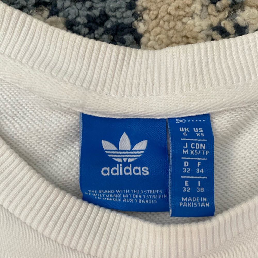 White adidas sweatshirt with pockets - Picture 2 of 3